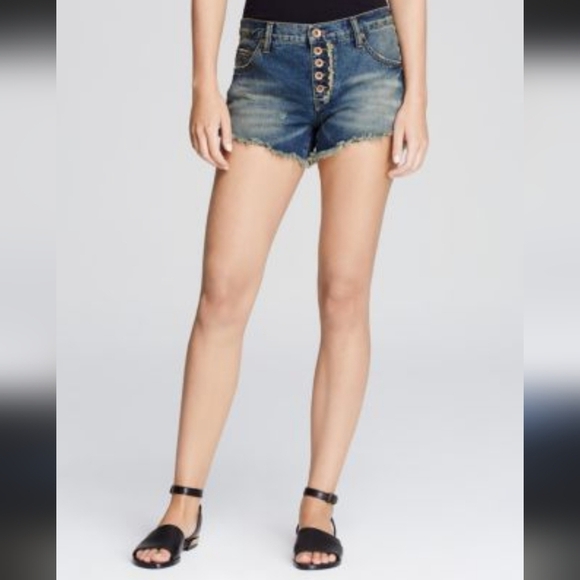 🌸 Free People | Jillian Runway Distressed Denim Shorts, size‎ 25 - Picture 3 of 11